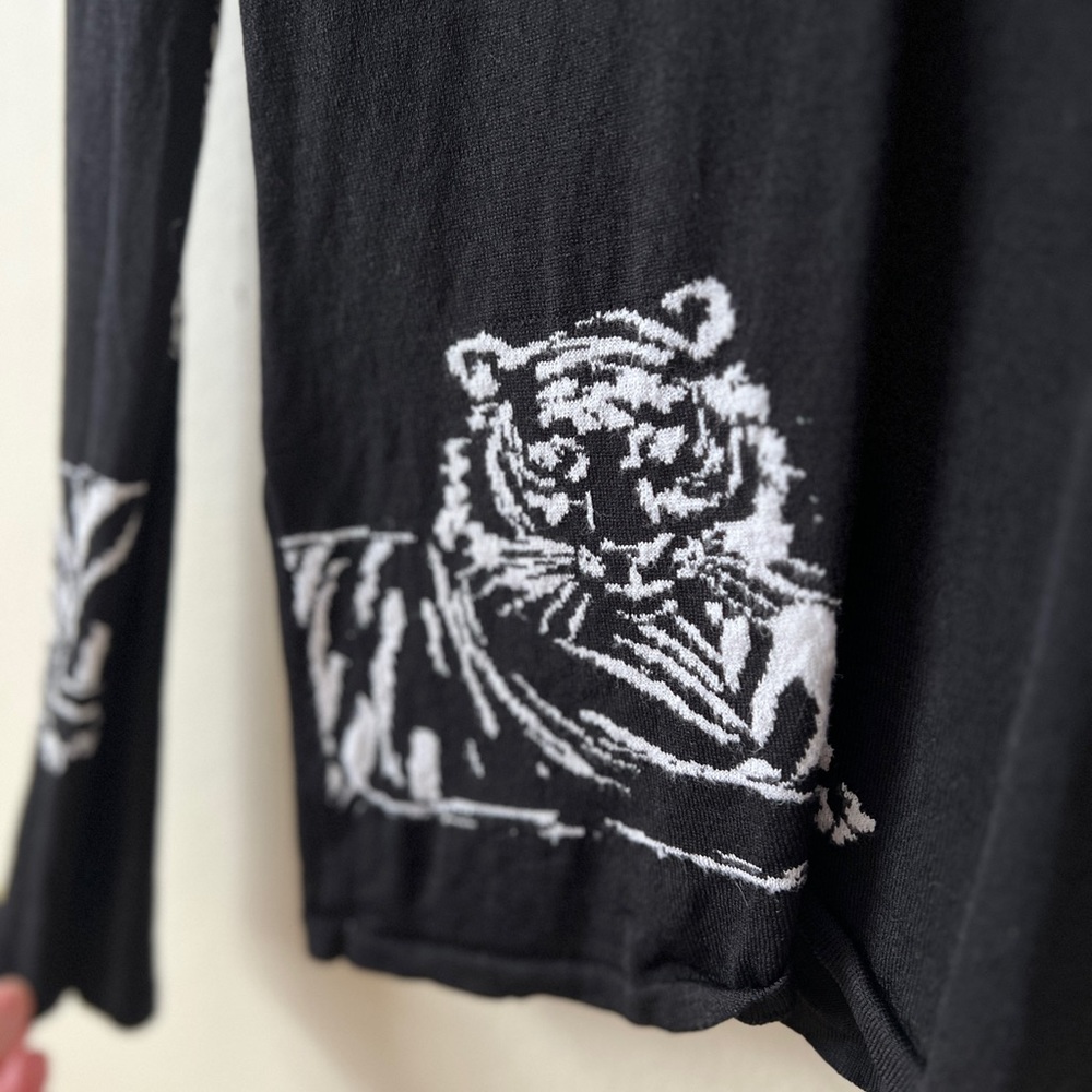 Knit Graphic Tigers Black & White Matching Sleeve Pattern Statement Sweater M - Picture 6 of 9